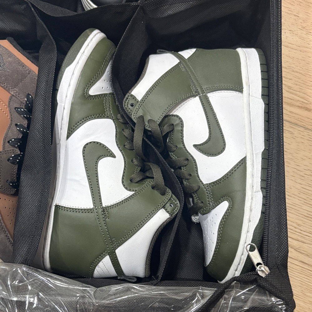 Green High top Jordan’s **Read description**